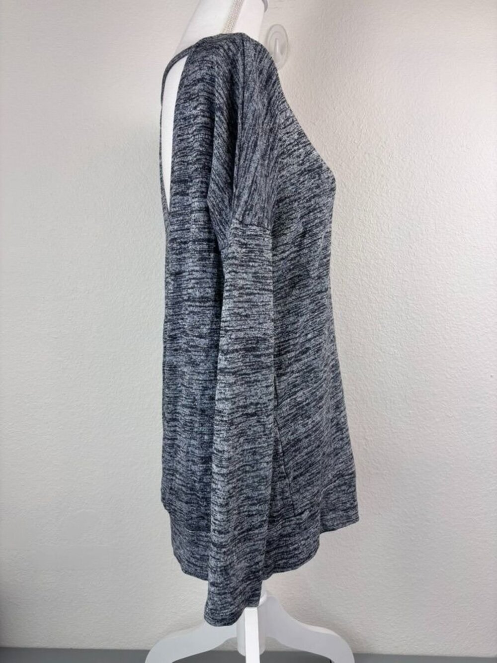 Athleta women's medium heather grey‎ pose layered pullover open back long sleeve - Picture 6 of 10